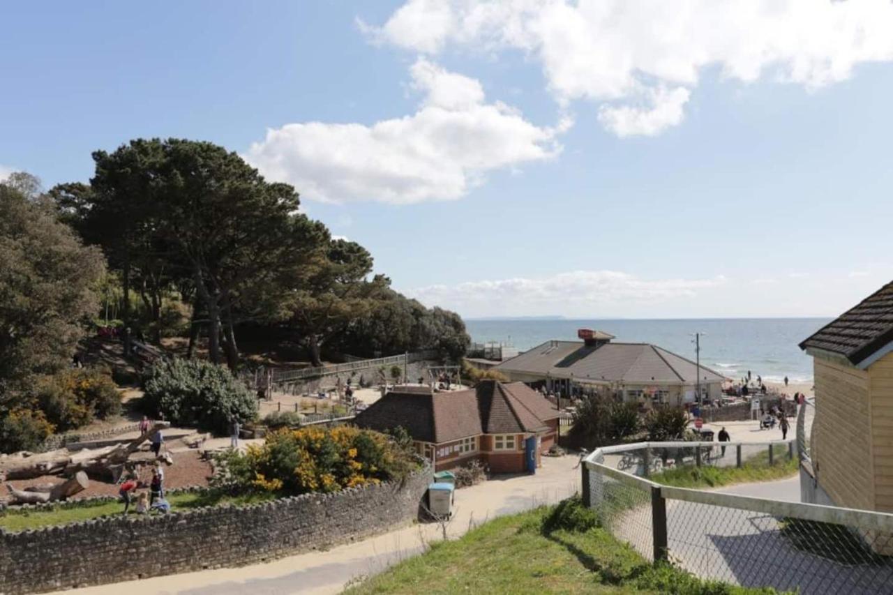 Flat-C, 4 Adults, 20 Mins To Beach, Netflix, Wifi, Sleeps 4 Adults Bournemouth Zewnętrze zdjęcie